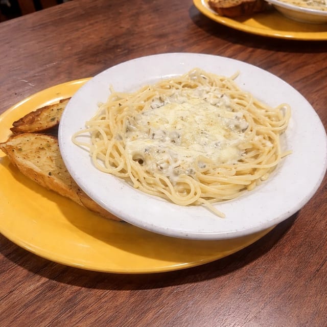 Kid's Fettuccine Alfredo.